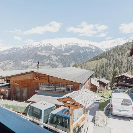 Dans Beau Village De Suisse *